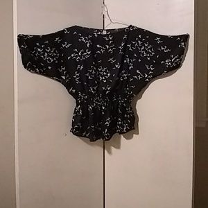 A  bird design top